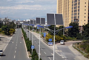 Street view of Dali City, Yunnan, People's Republic of China with installed solar panels. Photo: Asian Development Bank (CC BY-NC-ND 2.0)