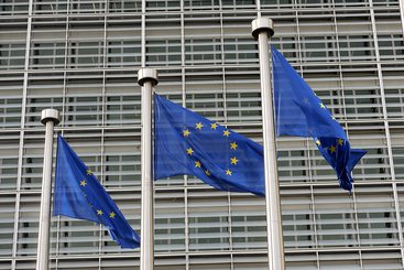 European Commission flags. Photo: Liber Europe, CC BY 2.0.